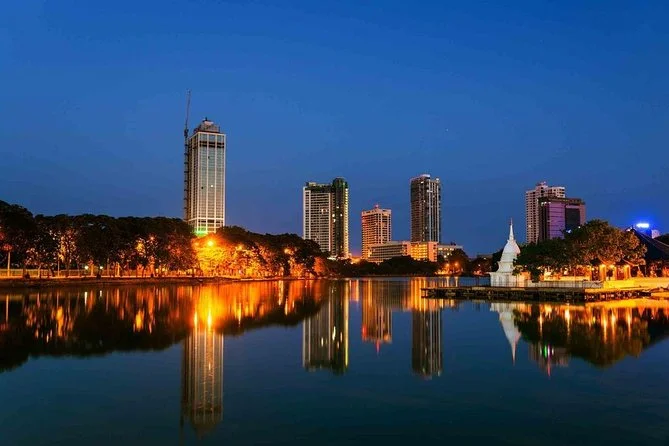 Vibrant street market and local food vendors in Colombo