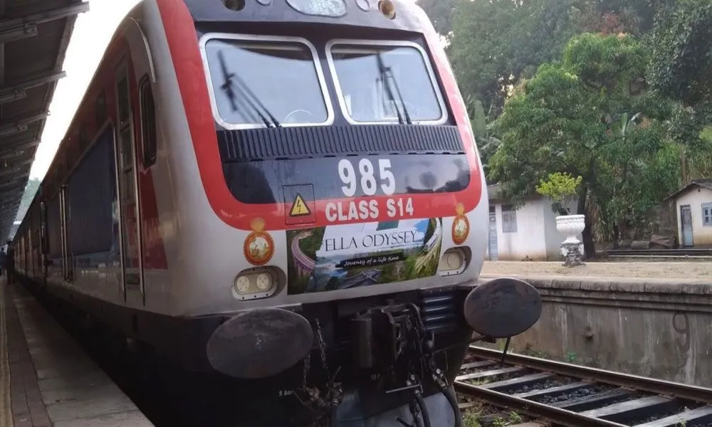 Kandy to Ella Train Ride Sri Lanka – Complete Travel Guide
