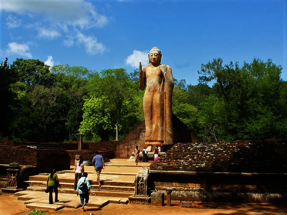 Colossal Maligawila Buddha Statue