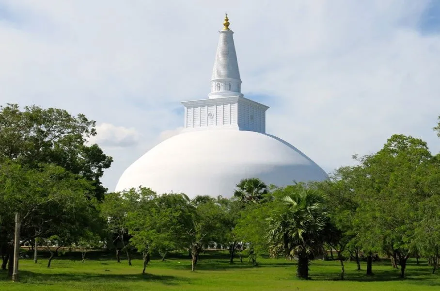 Ruwanweliseya Stupa - Scenic landscape in The Cultural Triangle, Sri Lanka
