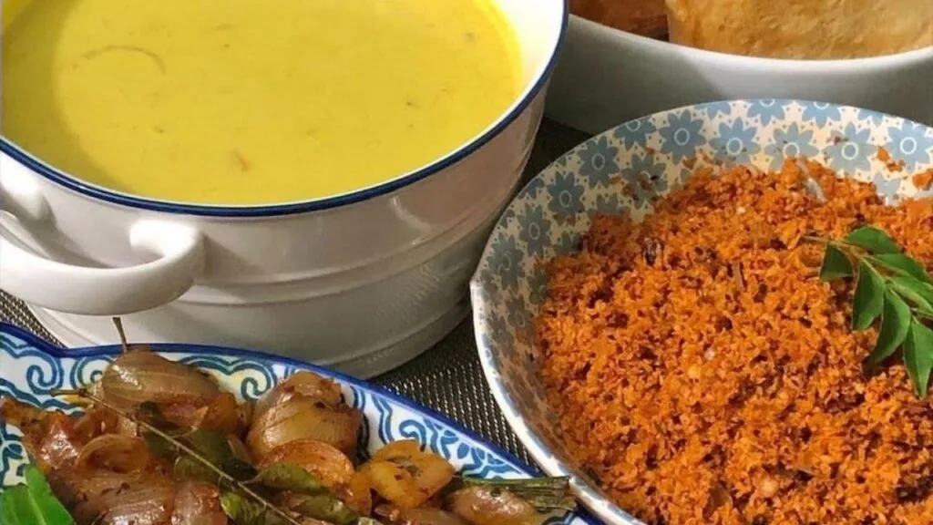 Sri Lankan pol sambol and coconut milk kiri hodi