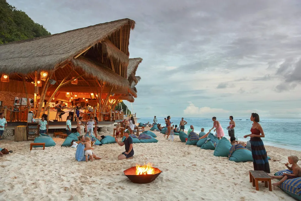 Unawatuna Bay & Tranquil Jungle Beach