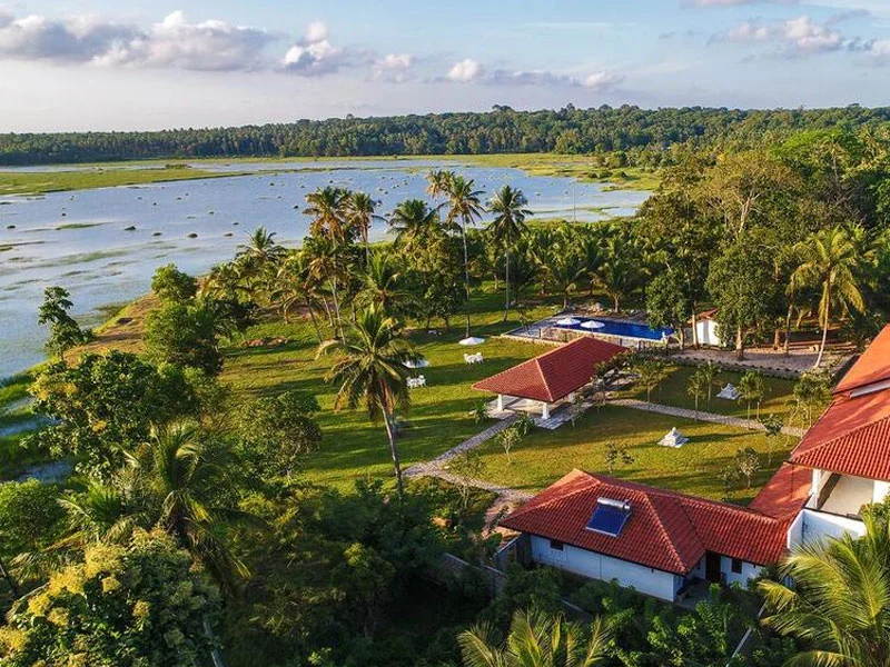 Tangalle to Makandura Countryside & Scenic Lake Visit